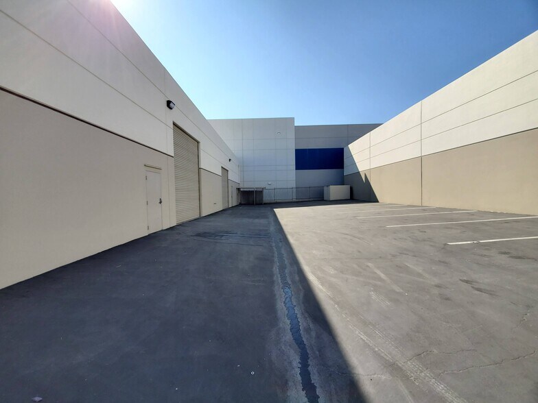 287 Industry Way, Upland, CA à louer - Photo de l’immeuble – Image 3 sur 17