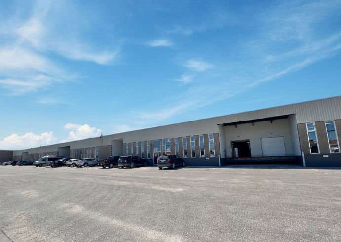 951-977 Powell Av, Winnipeg, MB à louer - Photo principale – Image 1 sur 1