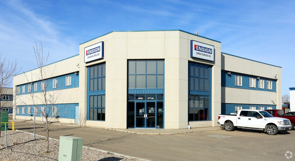 Nisku Campus portefeuille de 3 biens à vendre sur LoopNet.fr - Photo principale – Image 1 sur 3