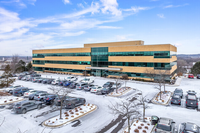 Plus de détails pour Ridgeview Parkway Offices – Bureau à vendre, Waukesha, WI