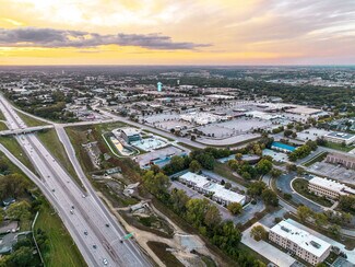 Plus de détails pour 1551 Valley West Dr, West Des Moines, IA - Local commercial à vendre