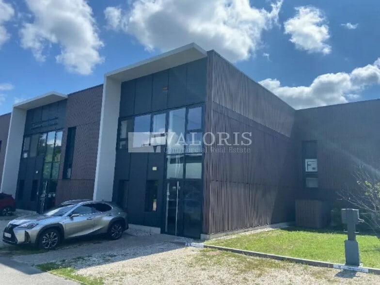 85 Rue Condorcet, Vaulx-Milieu à louer - Photo de l’immeuble – Image 1 sur 11