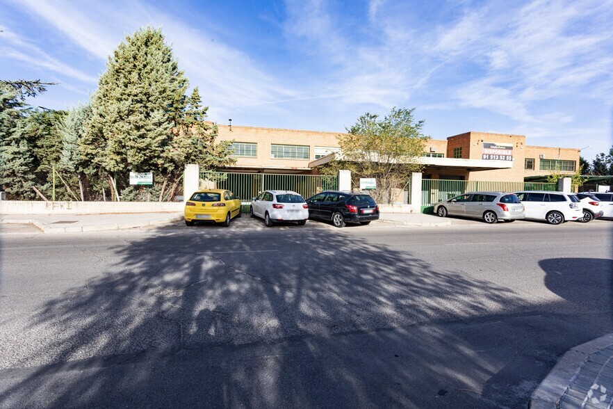 Industriel/Logistique dans Móstoles, Madrid à vendre - Photo de l’immeuble – Image 2 sur 2