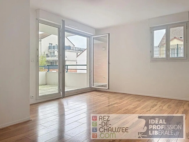 Plus de détails pour Bureau à vendre