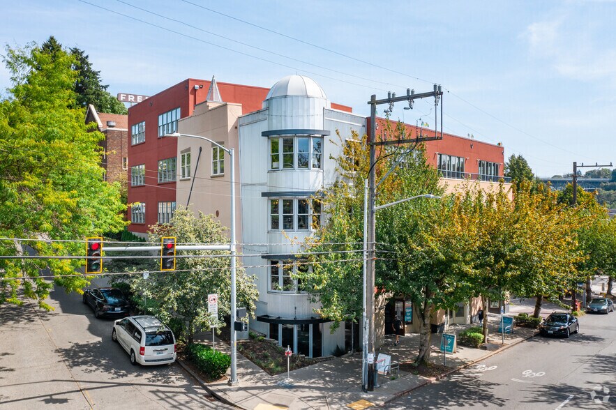 701 N 36th St, Seattle, WA à louer - Photo de l’immeuble – Image 1 sur 6