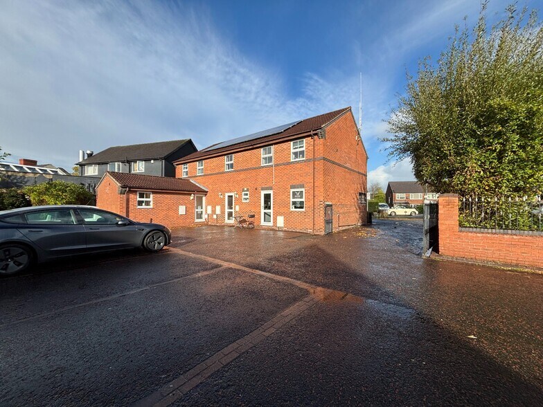 Warrington Rd, Warrington à louer - Photo de l’immeuble – Image 2 sur 2
