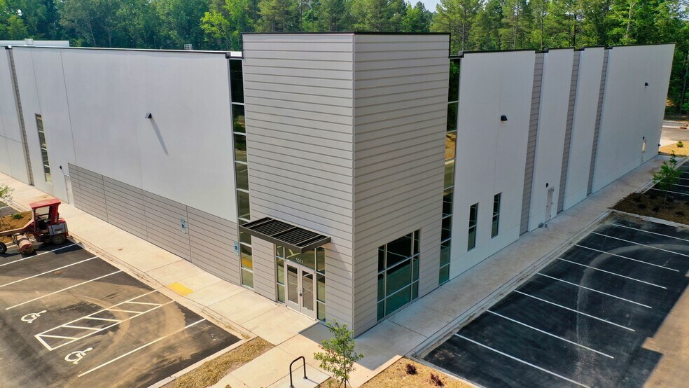 5513 Lumley Rd, Morrisville, NC à louer - Photo principale – Image 1 sur 5