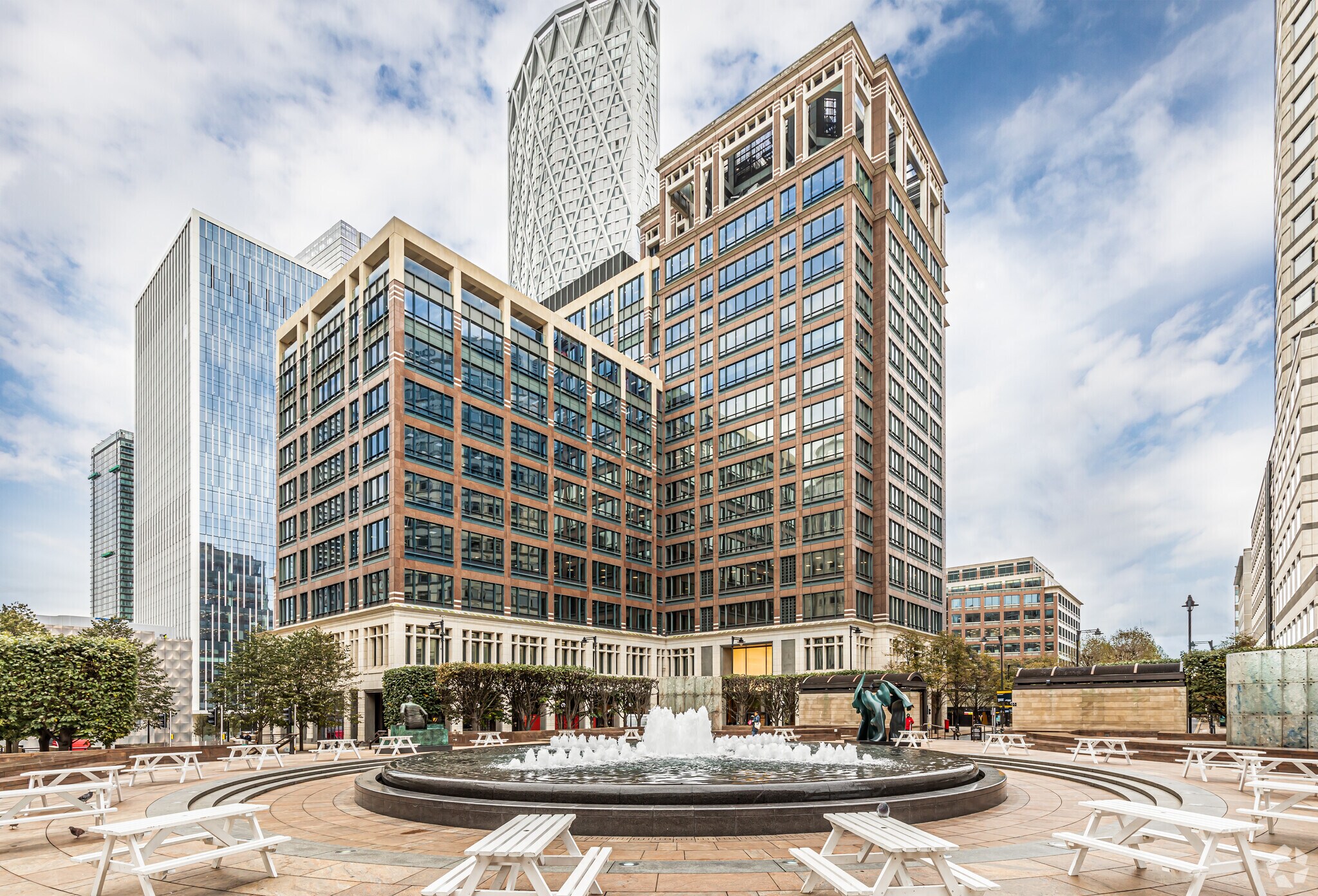 25 Cabot Sq, Londres à louer Photo principale– Image 1 sur 12