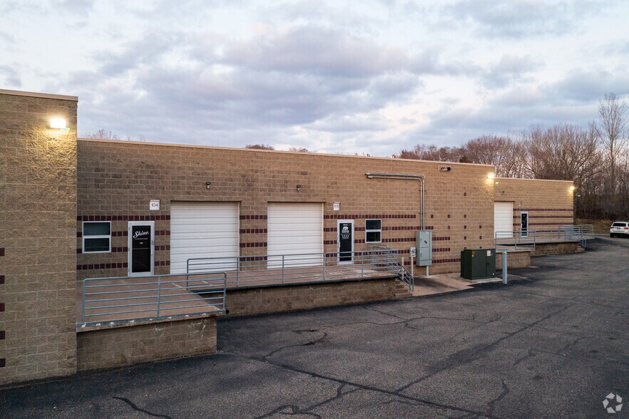 7887 Fuller Rd, Eden Prairie, MN à louer - Photo de l’immeuble – Image 2 sur 4