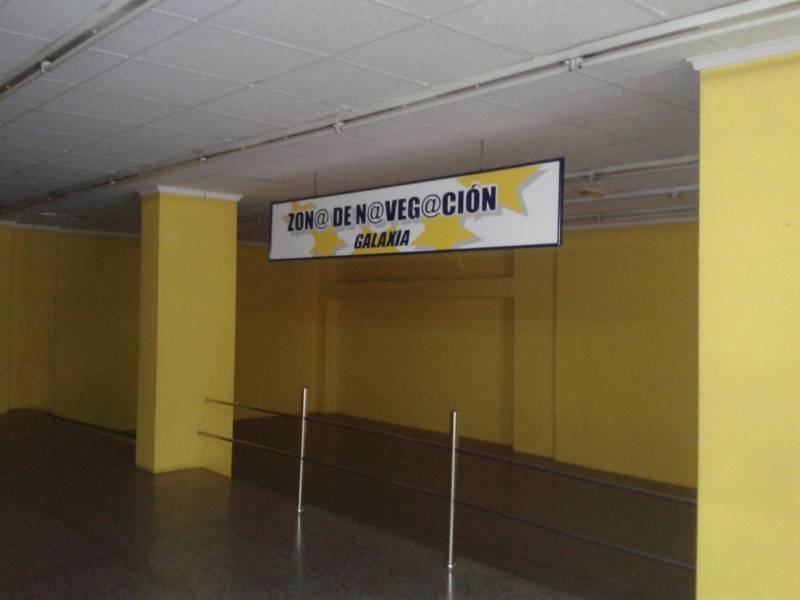 Local commercial dans Ontinyent, Valencia à louer Photo de l’immeuble– Image 1 sur 3