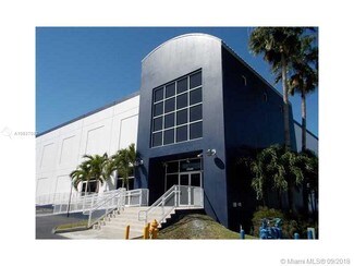 Plus de détails pour 7620 NW 25th St, Miami, FL - Industriel/Logistique à louer