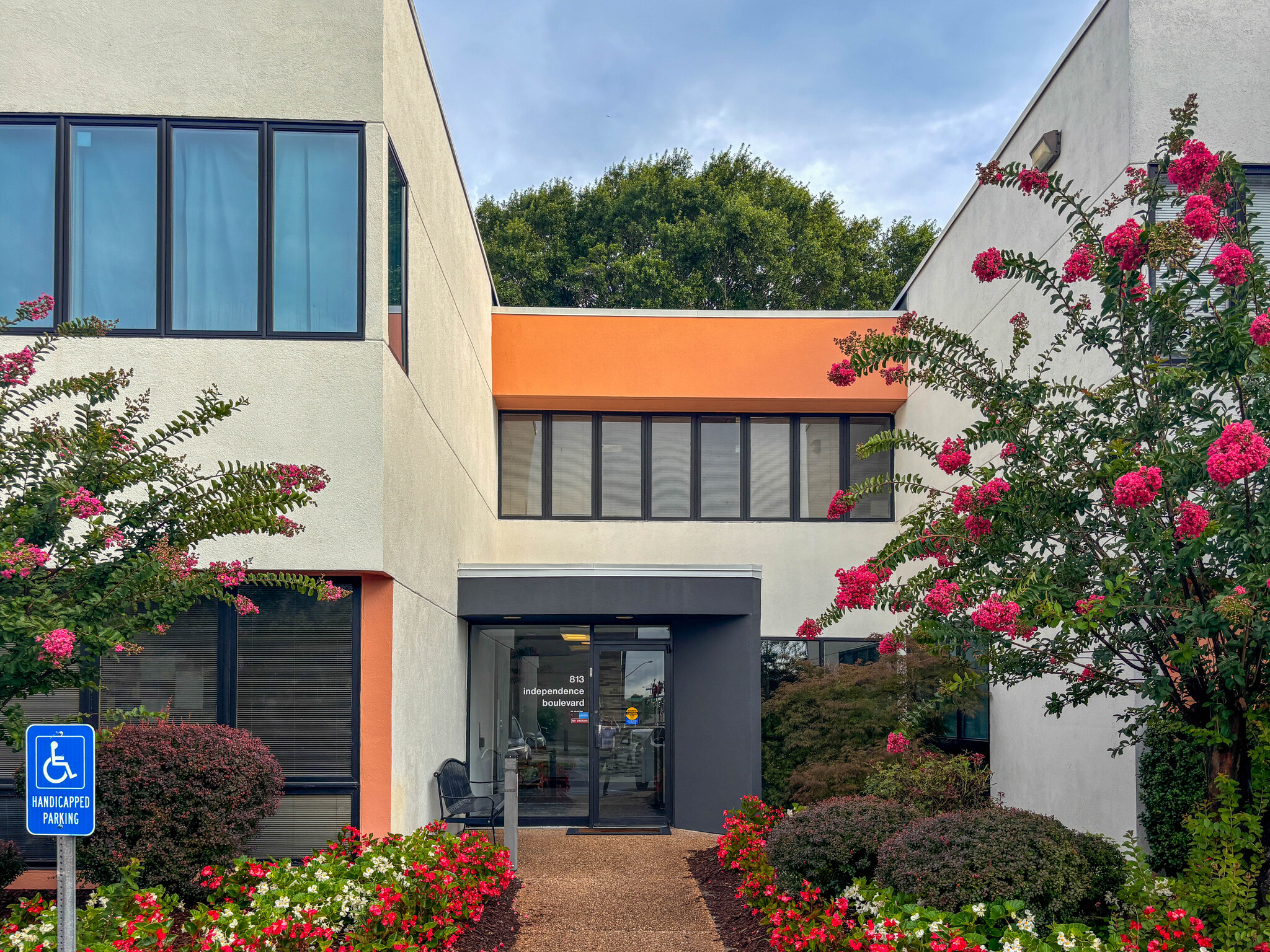 813 Independence Blvd, Virginia Beach, VA à louer Photo de l’immeuble– Image 1 sur 9