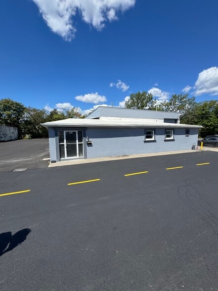 316 Colfax Ave, Clifton, NJ à louer - Photo de l’immeuble – Image 2 sur 22