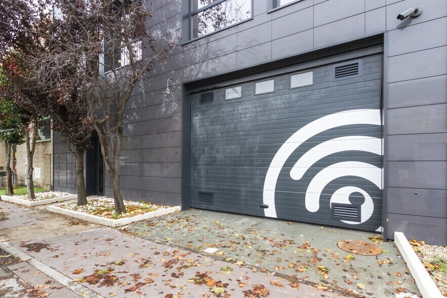 Bureau dans Torrejón de Ardoz, Madrid à vendre - Photo de l’immeuble – Image 2 sur 12
