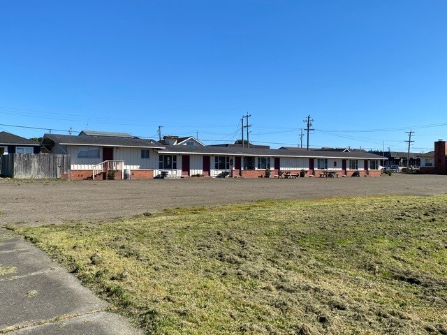 327 S Franklin St, Fort Bragg, CA à vendre - Photo de l’immeuble – Image 2 sur 3