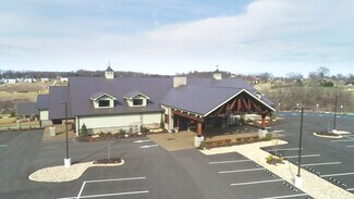 Plus de détails pour 1028 Blackthorne Dr, Jeannette, PA - Sports et loisirs à vendre