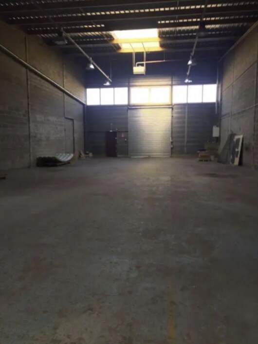 Plus de détails pour Local d'activités à louer