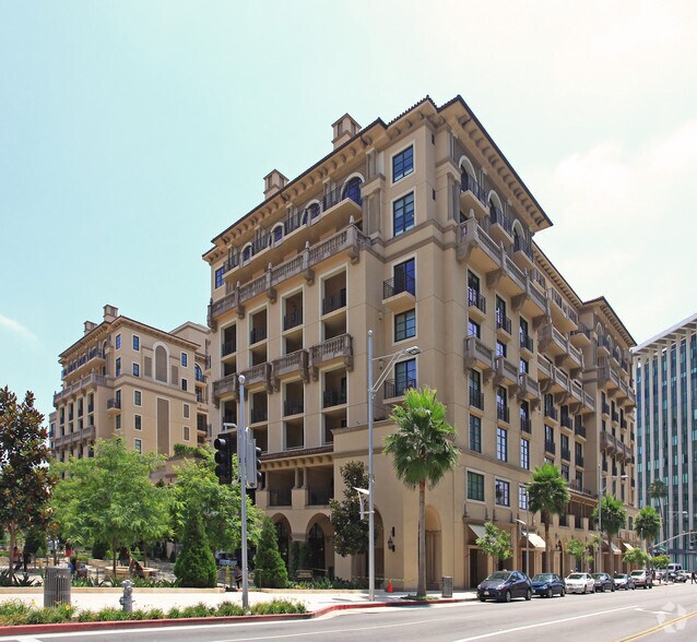 220 N Beverly Dr, Beverly Hills, CA à louer - Photo de l’immeuble – Image 1 sur 5