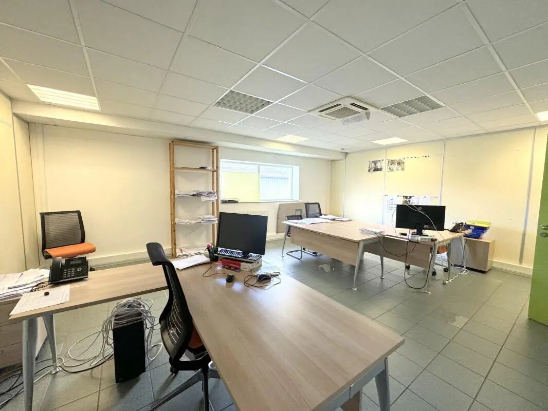 Bureau dans Houilles à louer Photo de l’immeuble– Image 1 sur 12