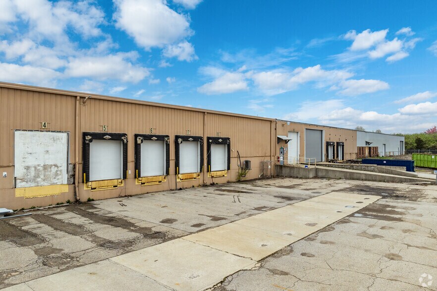 1360 Norton Rd, Columbus, OH à louer - Photo de l’immeuble – Image 2 sur 8
