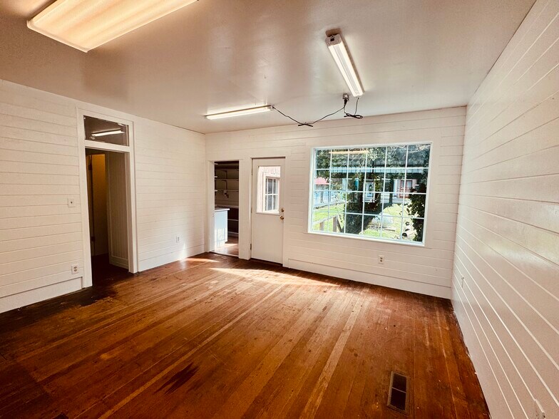 358 Main St, Ferndale, CA à vendre - Photo intérieure – Image 3 sur 7