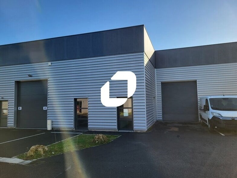 Local d'activités dans Villenave-d'Ornon à vendre - Photo de l’immeuble – Image 1 sur 8