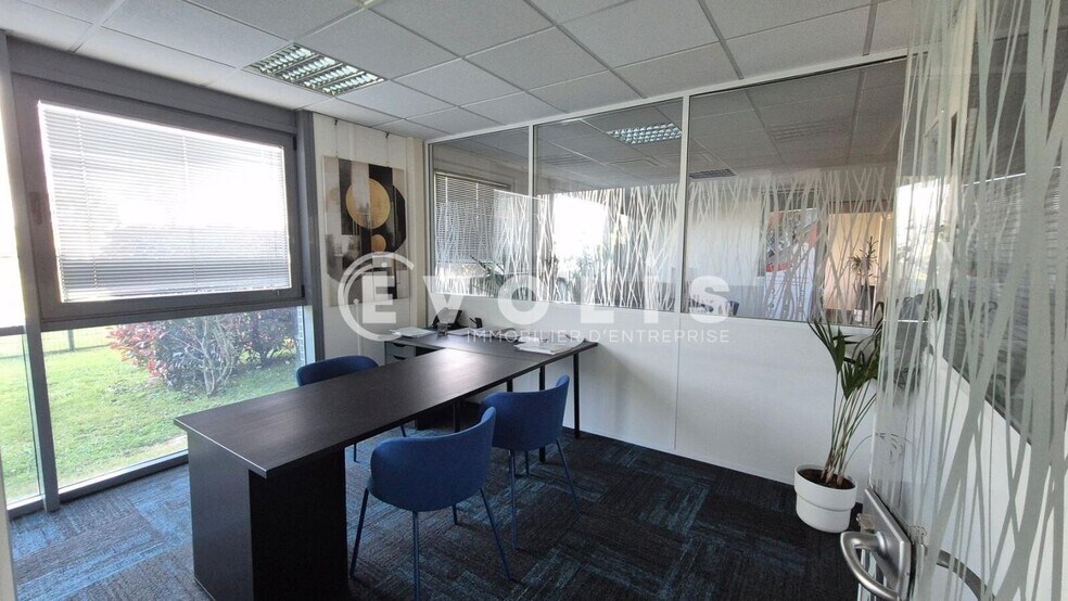 Bureau dans Magny-le-Hongre à louer - Photo intérieure – Image 2 sur 11