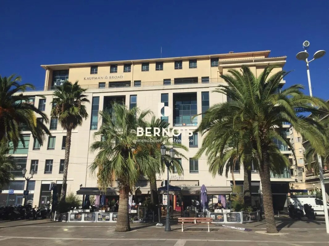 41 Place De La Liberte, Toulon à louer Photo de l’immeuble– Image 1 sur 4