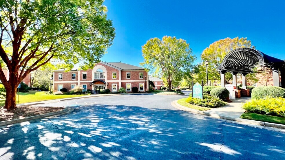 4080 McGinnis Ferry Rd, Alpharetta, GA à vendre - Photo de l’immeuble – Image 2 sur 52