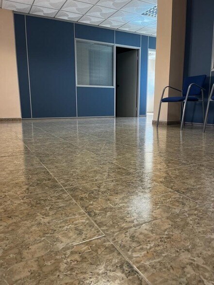 Bureau dans El Ejido, Almería à louer - Photo principale – Image 2 sur 9
