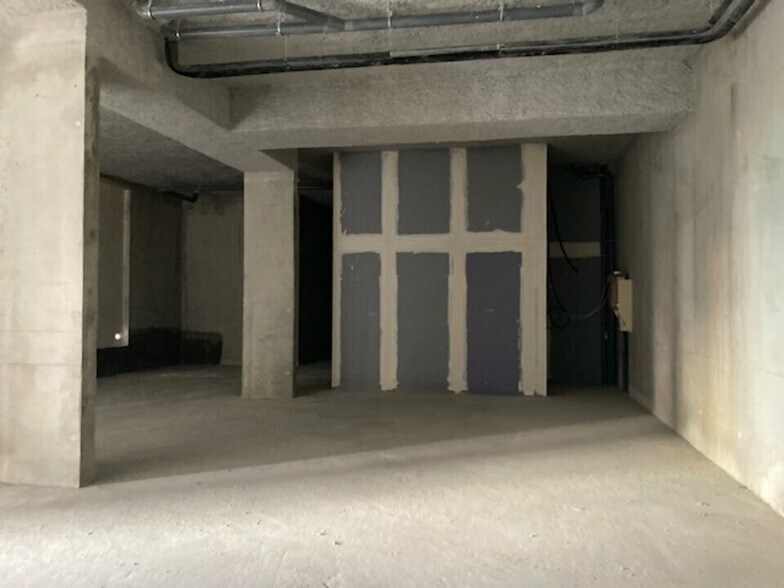 Local commercial dans Aubervilliers à louer - Photo intérieure – Image 1 sur 10