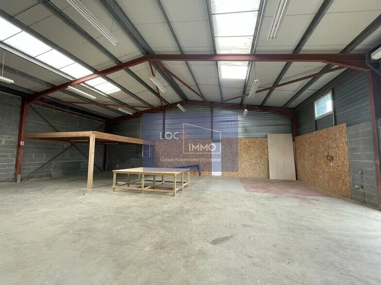 Local d’activités dans Yvrac à louer - Photo de l’immeuble – Image 3 sur 12