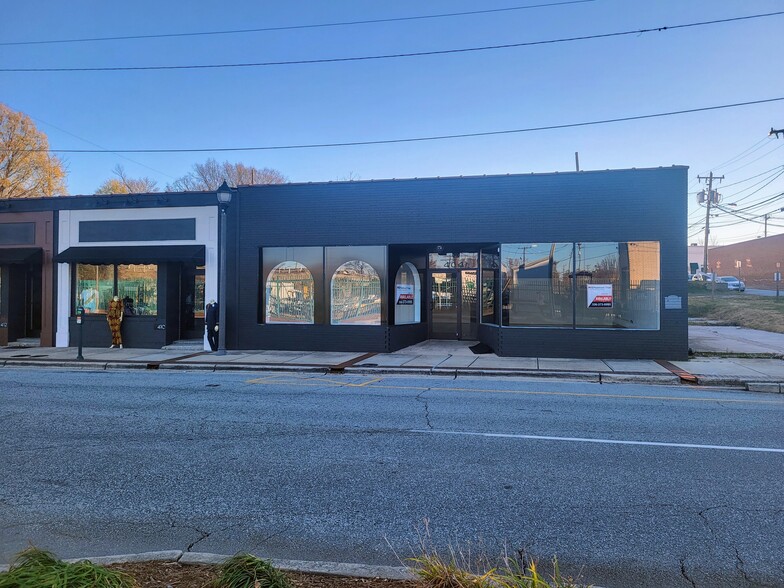 404 E Market St, Greensboro, NC à louer - Photo de l’immeuble – Image 1 sur 5