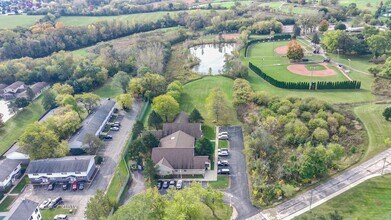 801 E Washington St, West Bend, WI - VUE AÉRIENNE vue de carte - Image1