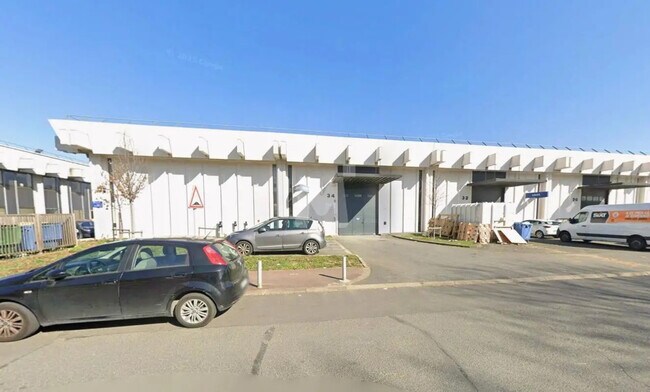 Plus de détails pour Bureau, Local d'activités à louer