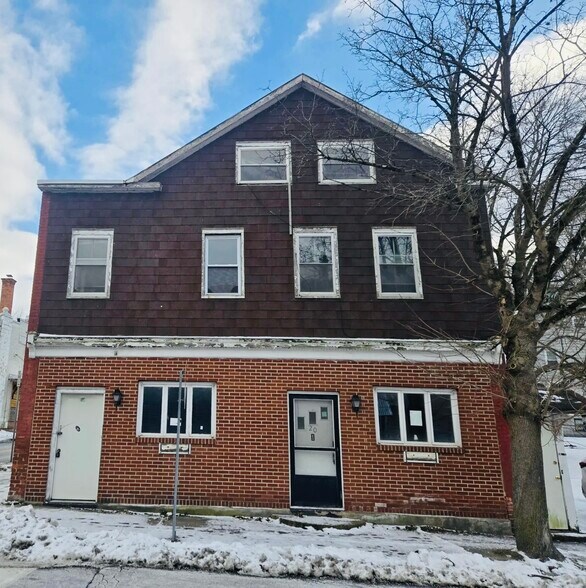 20 Elm St, Hoosick Falls, NY à vendre - Photo de l’immeuble – Image 2 sur 9