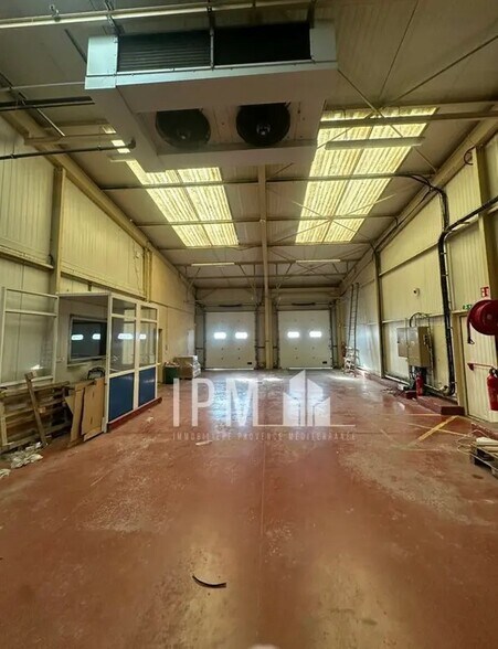 Industriel/Logistique dans Lançon-Provence à vendre - Photo intérieure – Image 2 sur 3