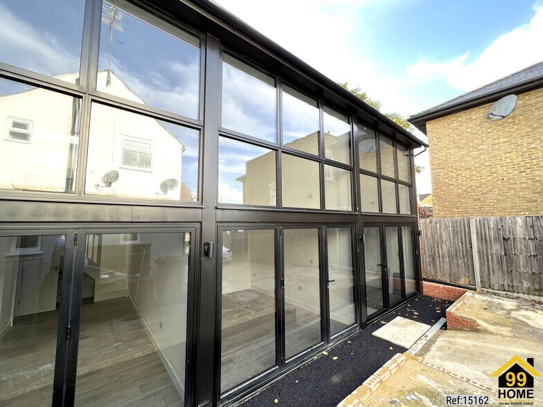 60B Station Road, Sawbridgeworth à louer - Photo de l’immeuble – Image 2 sur 10