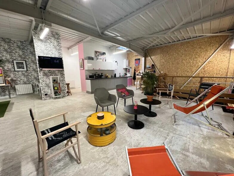Bureau dans Mont-Saint-Aignan à louer - Photo de l’immeuble – Image 1 sur 7