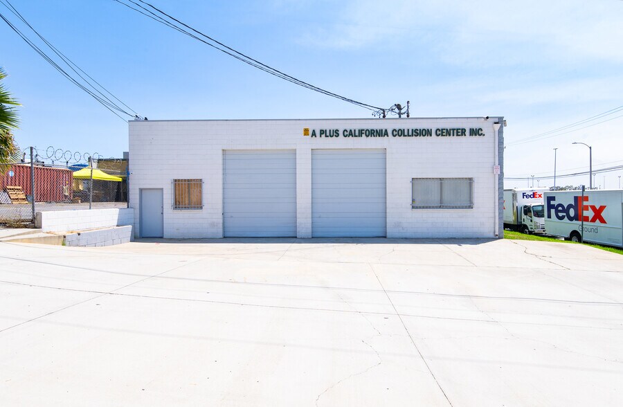 11810-11812 Greenstone Ave, Santa Fe Springs, CA à vendre - Photo de l’immeuble – Image 1 sur 20
