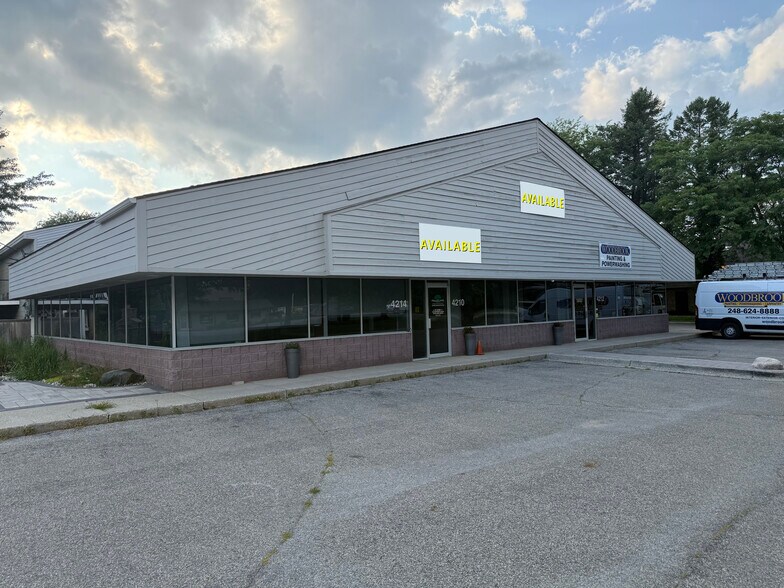 4210-4214 Martin Rd, Commerce Township, MI à louer - Photo de l’immeuble – Image 3 sur 7