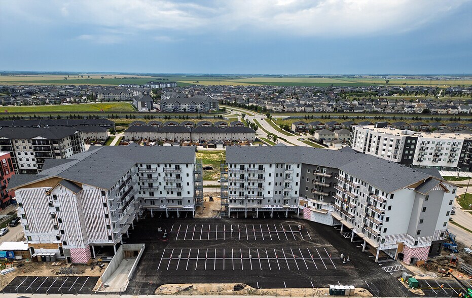 1500 Bison Dr, Winnipeg, MB à louer - Photo de l’immeuble – Image 2 sur 11