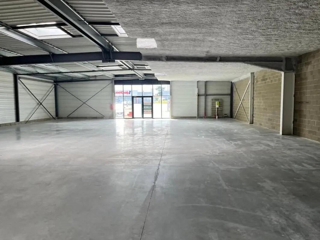 Local commercial dans La Teste-de-Buch à louer Photo de l’immeuble– Image 1 sur 3