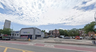 8510 Northern Blvd, Jackson Heights, NY à louer Photo de l’immeuble– Image 1 sur 3