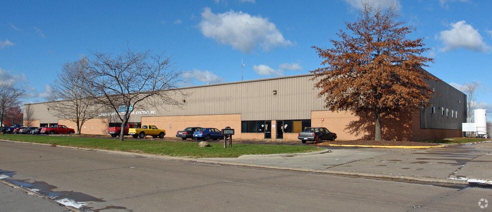 7470 Industrial Parkway Dr, Lorain, OH à louer - Photo principale – Image 1 sur 12