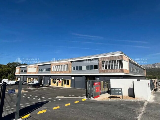 Plus de détails pour Chemin De La Cairanne, Rousset - Local d’activités à vendre