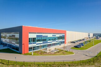 Plus de détails pour 100 Ace Dr, Brampton, ON - Industriel/Logistique à louer