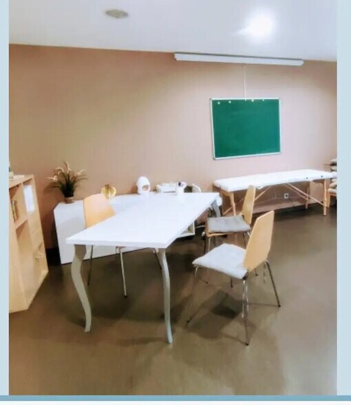 Bureau dans Fargues-Saint-Hilaire à vendre - Photo intérieure – Image 3 sur 4