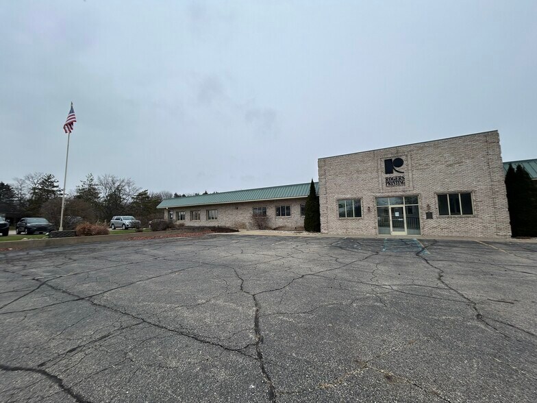 3340-3350 Main St, Ravenna, MI à vendre - Photo de l’immeuble – Image 2 sur 30