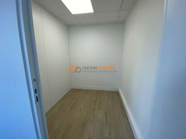 Bureau dans Nanterre à vendre - Photo de l’immeuble – Image 3 sur 12
